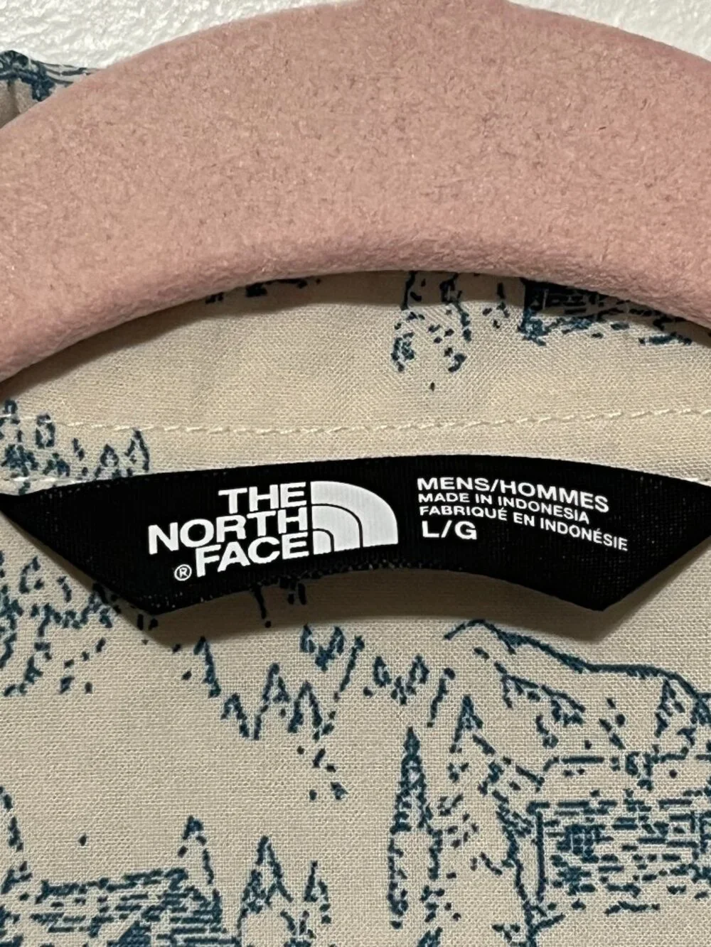 The North Face Mens Short Sleeve Button Up Shirt L Cabin Novelty Print Camping